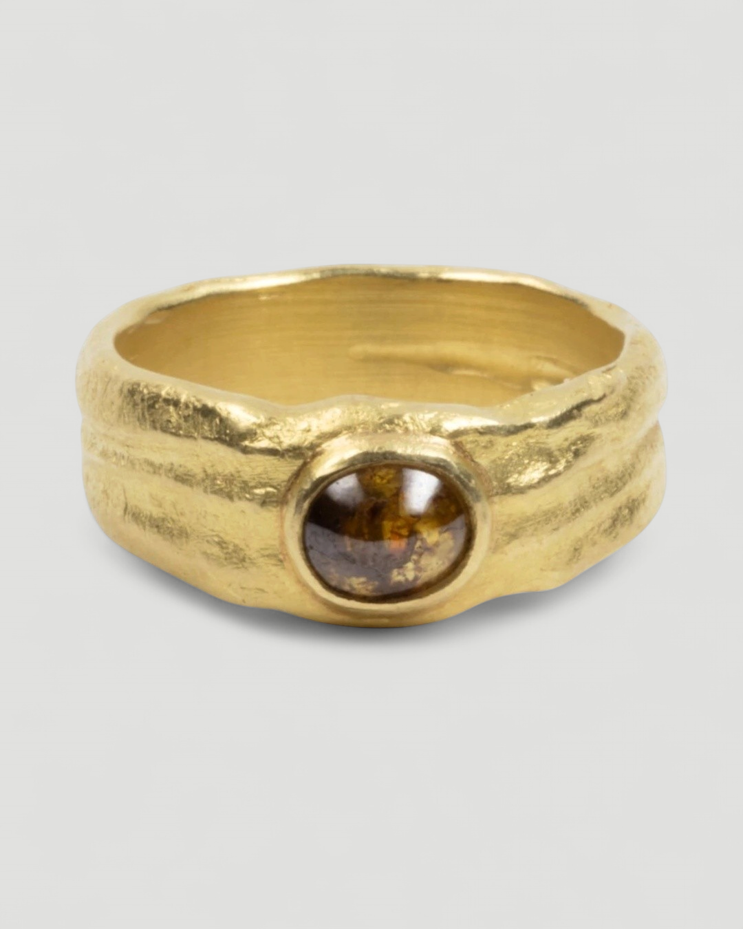 Großer 750 Goldring mit braunem Diamant (1.19 ct) im Cabochon-Schliff - Goldschmiede Krack