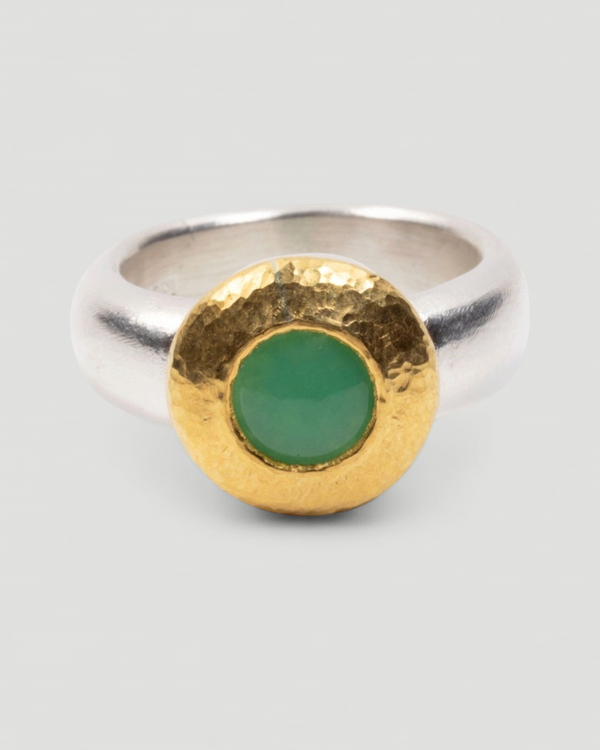 925 Silberring mit Chrysopras-Cabochon und Feingoldfassung