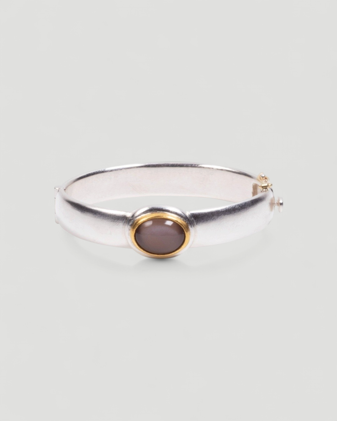 Mondstein-Armreif aus 925 Silber mit 999 Gold und 750 Golddetails - Goldschmiede Krack