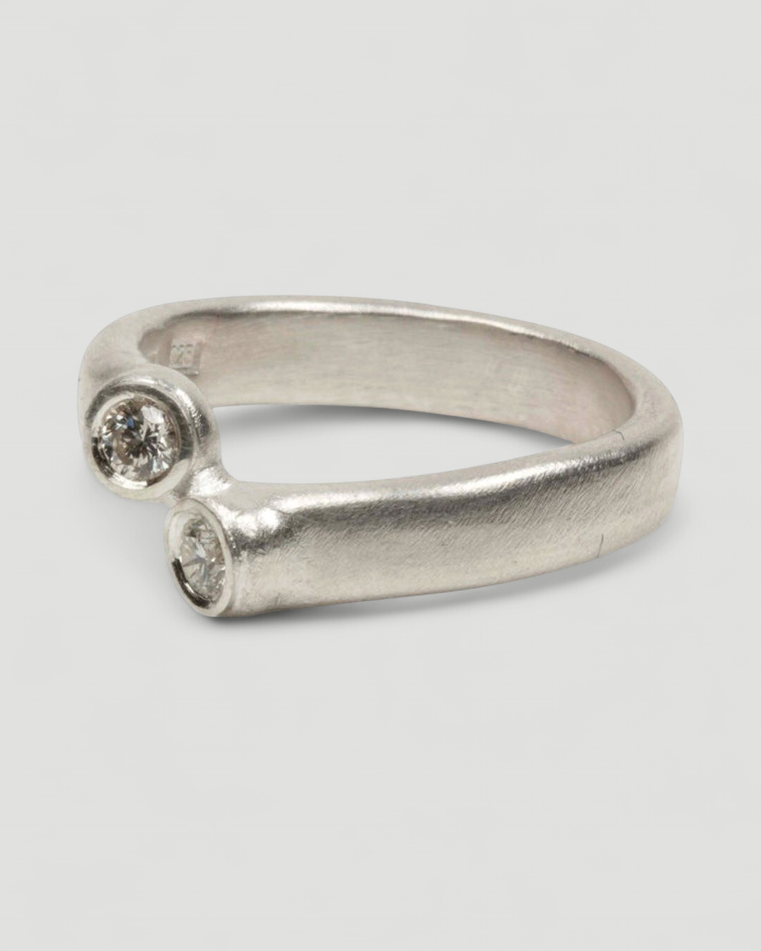 925 Silberring mit zwei weißen Brillanten (0.29 ct) - Goldschmiede Krack