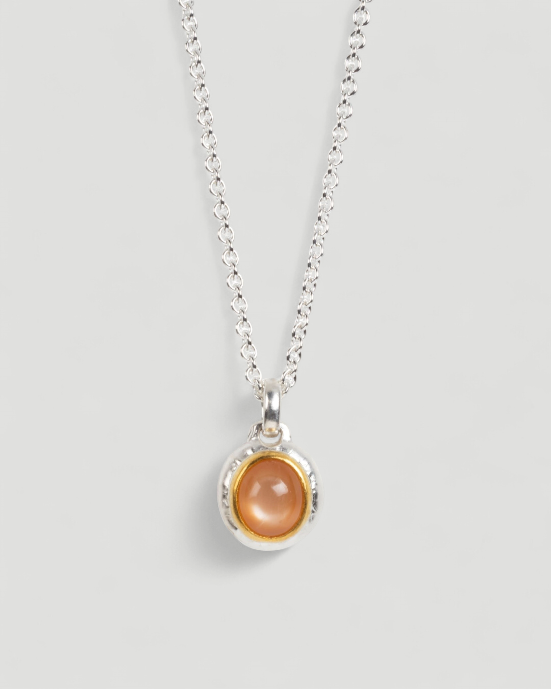 Anhänger mit braunem Mondstein-Cabochon (8.29 ct) in 925 Silber und Feingold - Goldschmiede Krack