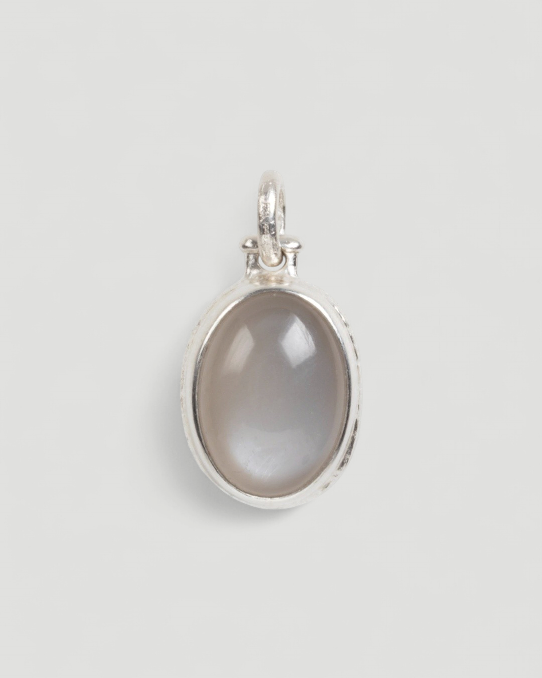 Anhänger mit großem grauem Mondstein-Cabochon (35 ct) in 925 Silber mit Kette - Goldschmiede Krack