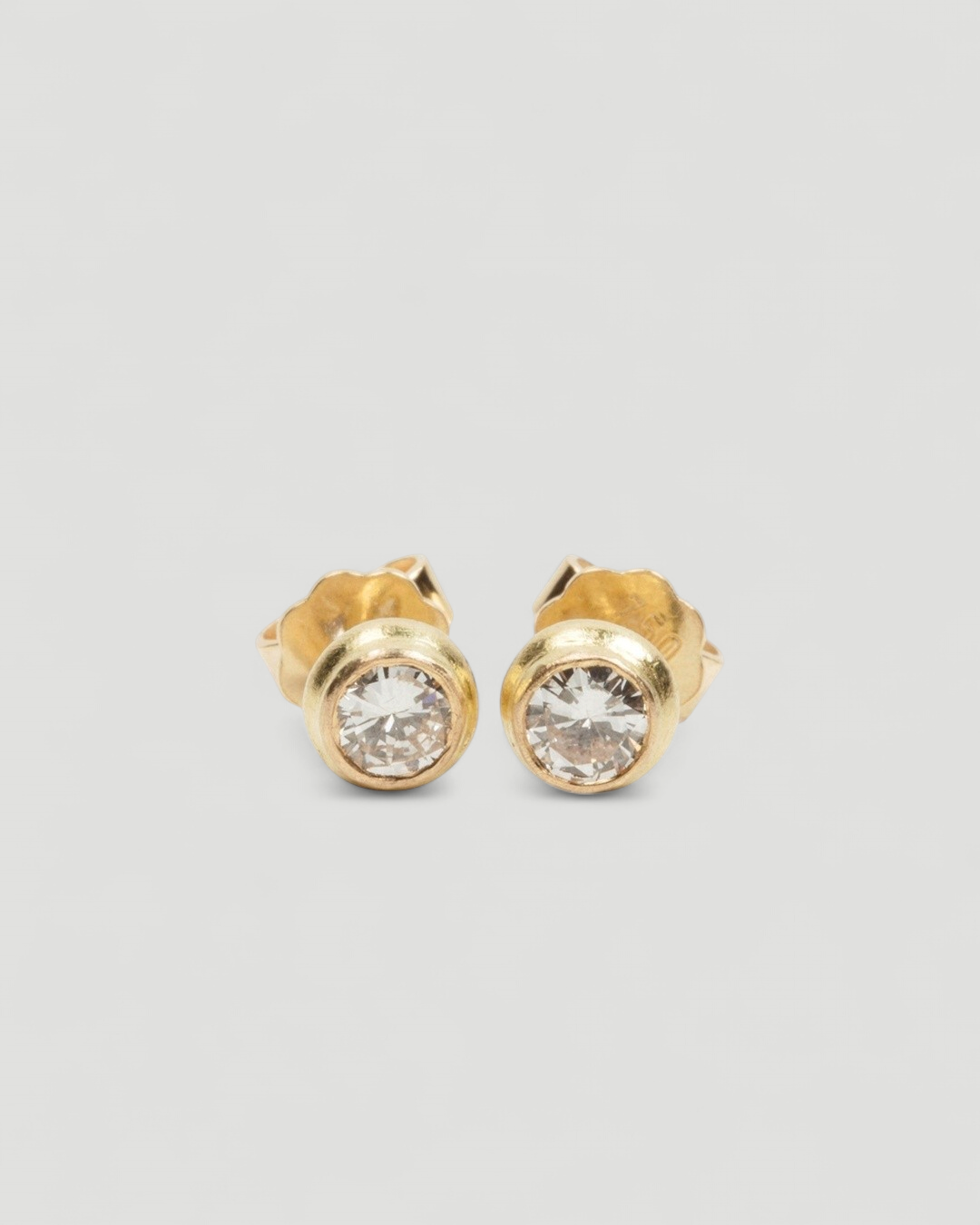750 Goldohrstecker mit weißen Brillanten (0.64 ct) & GIA-Zertifikate - Goldschmiede Krack