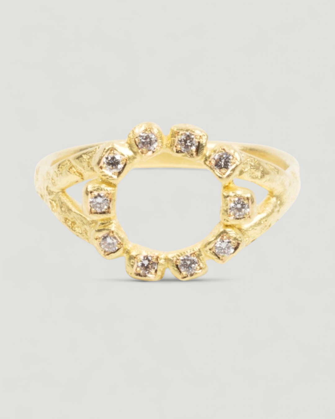 Zarter Kreis-Ring aus 750 Gold mit Brillanten (0.20 ct) - Goldschmiede Krack