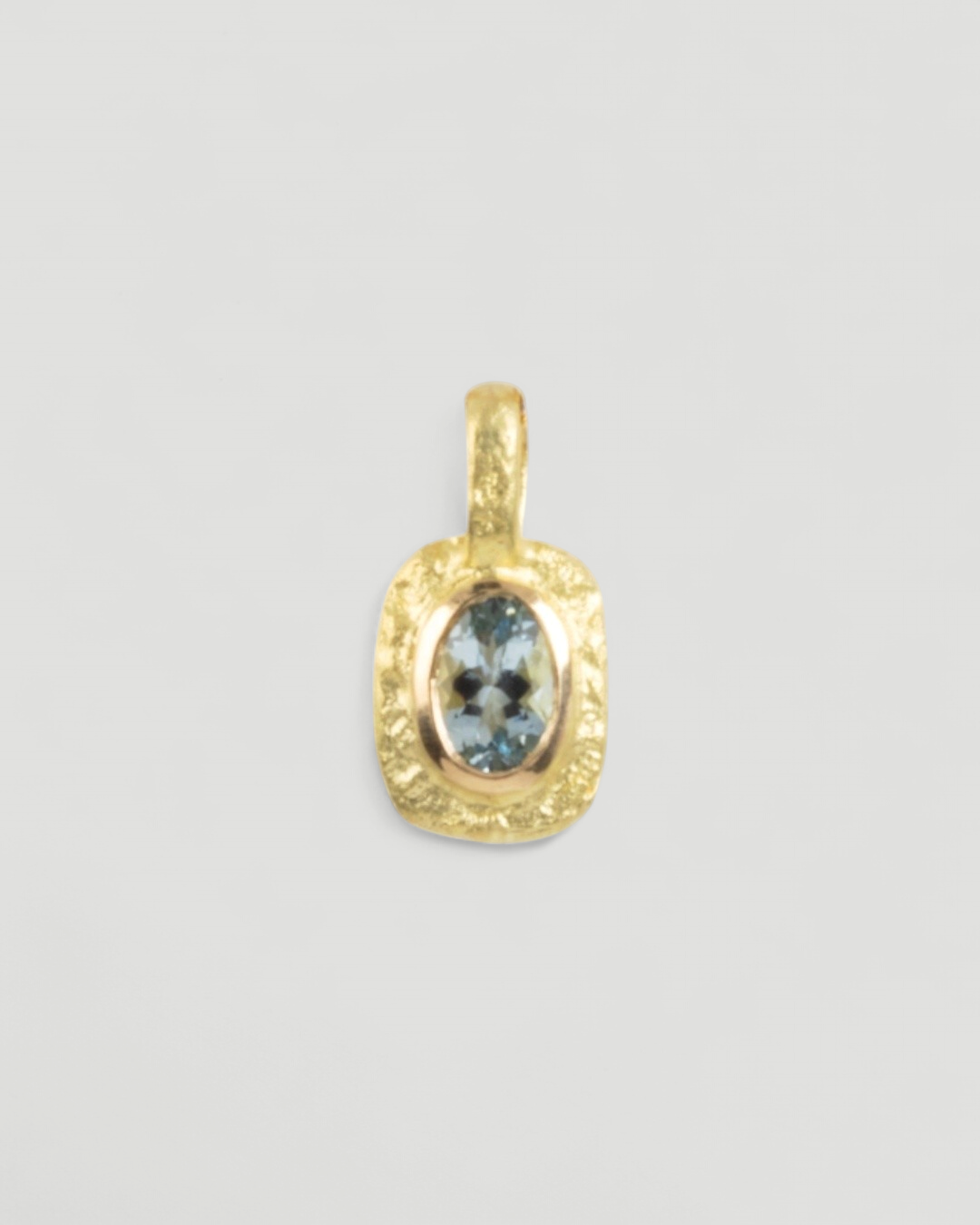 Organisch-eckiger 750 Goldanhänger mit blauem Aquamarin (0.71 ct) - Goldschmiede Krack