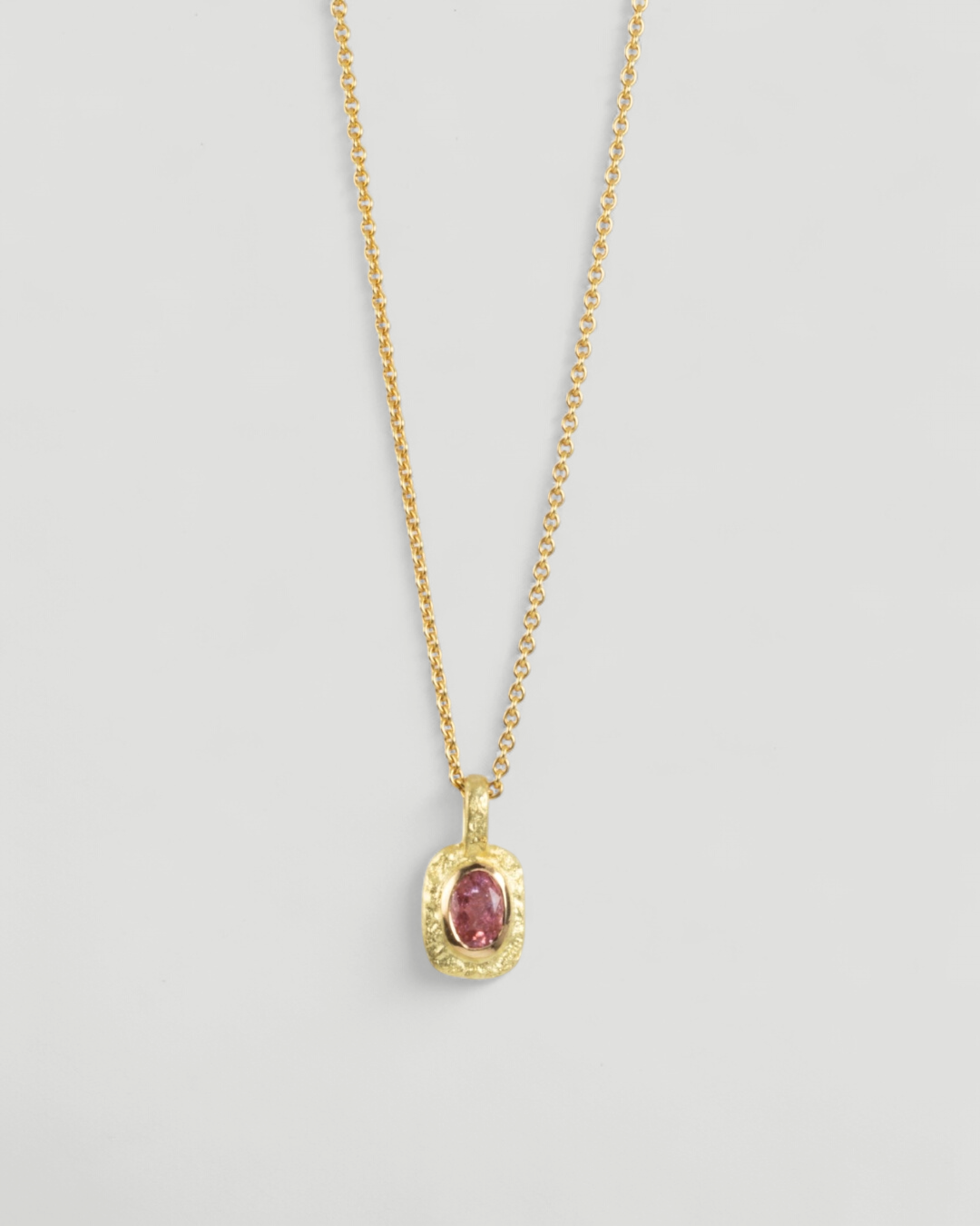 Organisch-eckiger 750 Goldanhänger mit pinkem Turmalin (0.91 ct) - Goldschmiede Krack