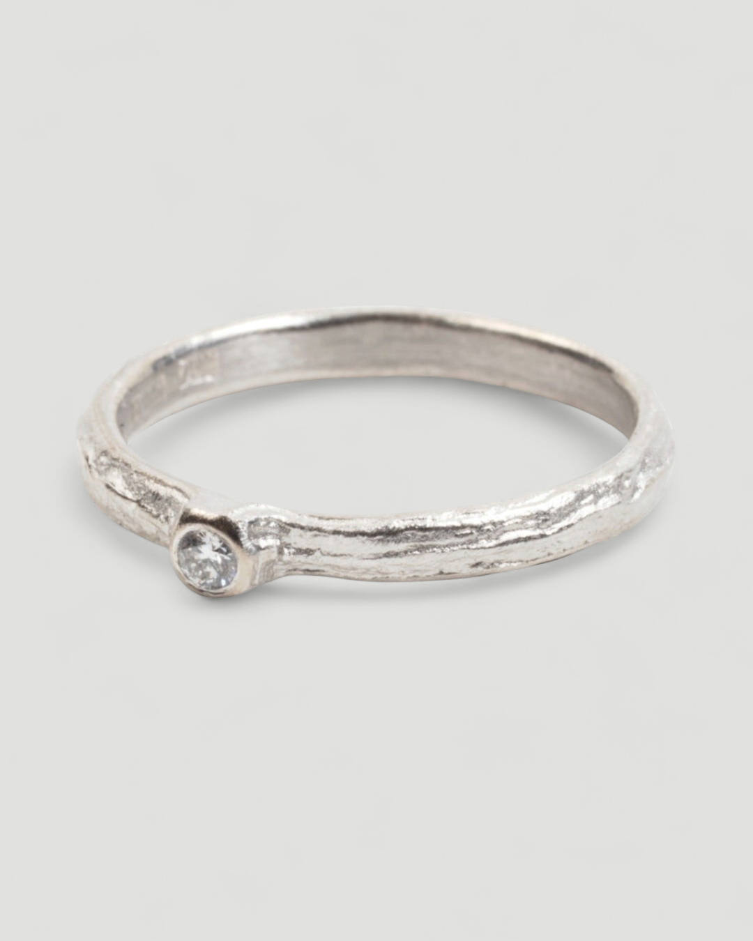 Zarter Bark 750 Weißgoldring mit Brillant (0.05 ct) - Goldschmiede Krack