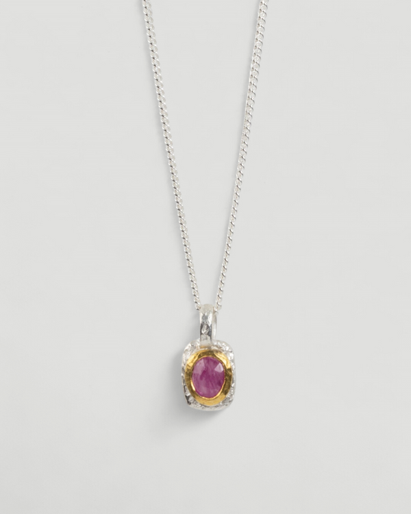 925 Silber Anhänger mit pinkem Rubin (0,80 ct), 999 Feingold und Silberkette - Goldschmiede Krack