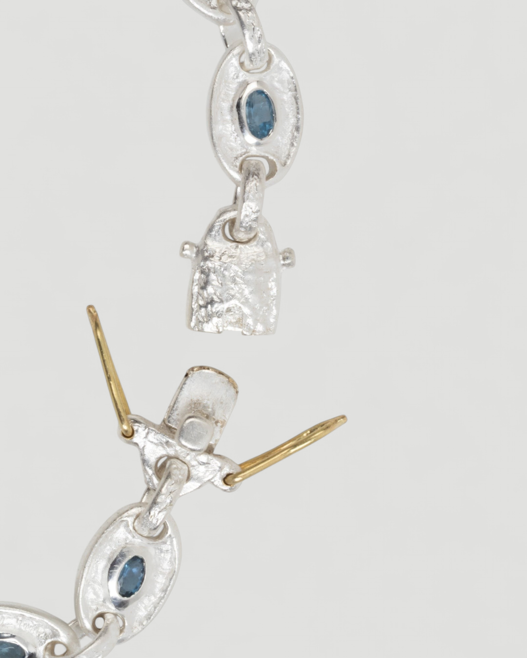 925 Silber Gliederarmband (Ø 10 mm) mit blauem Aquamarin und 750 Gold - Goldschmiede Krack