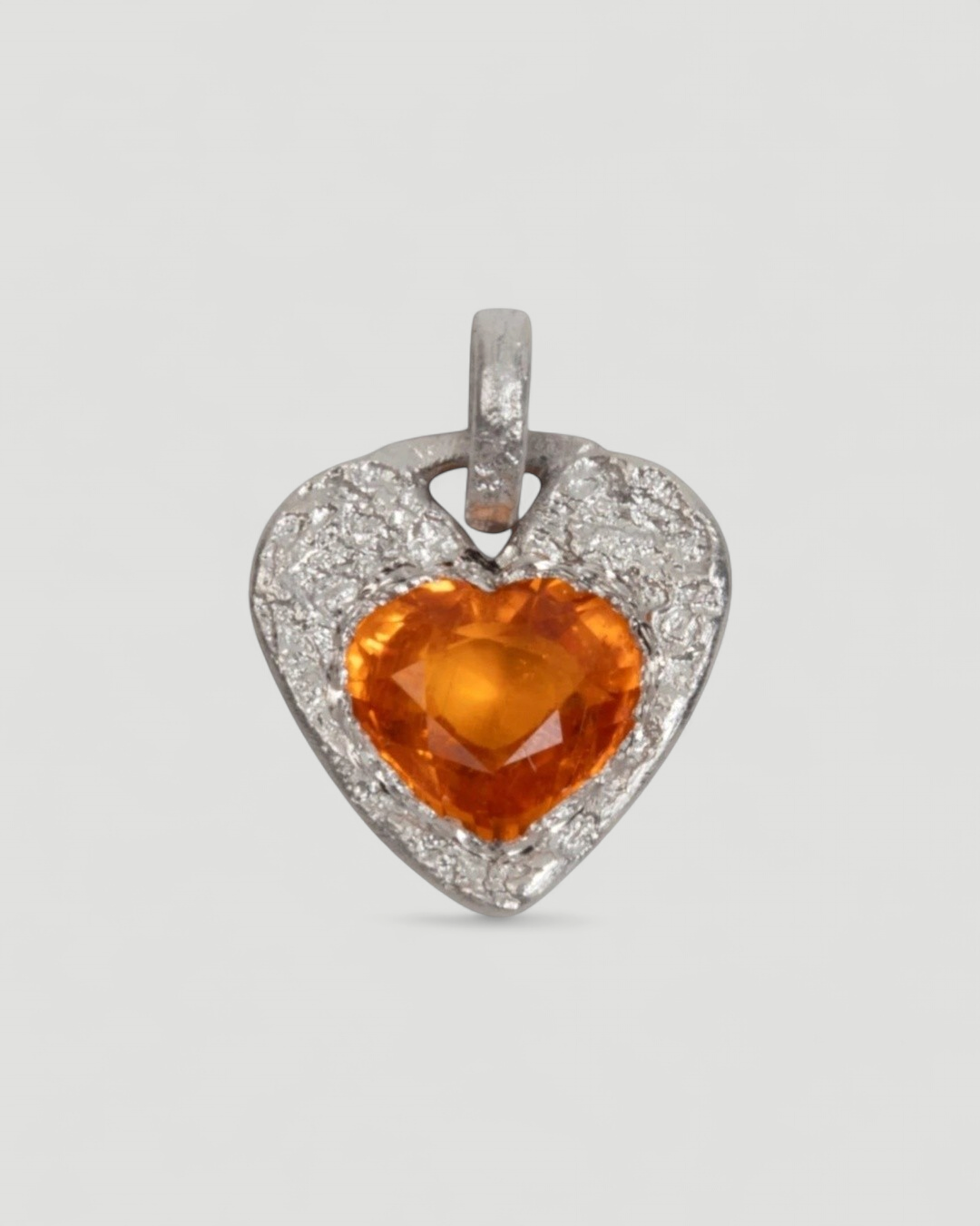 750 Weißgoldherz-Palladium mit herzförmigen Mandarin-Granat (2.62 ct) - Goldschmiede Krack