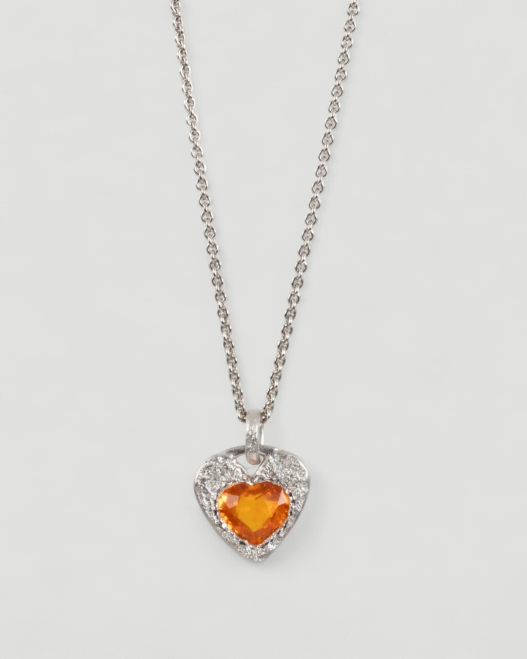 750 Weißgold Herzanhänger mit Mandarin-Granat (2,62 ct) inkl. Weißgoldkette - Goldschmiede Krack