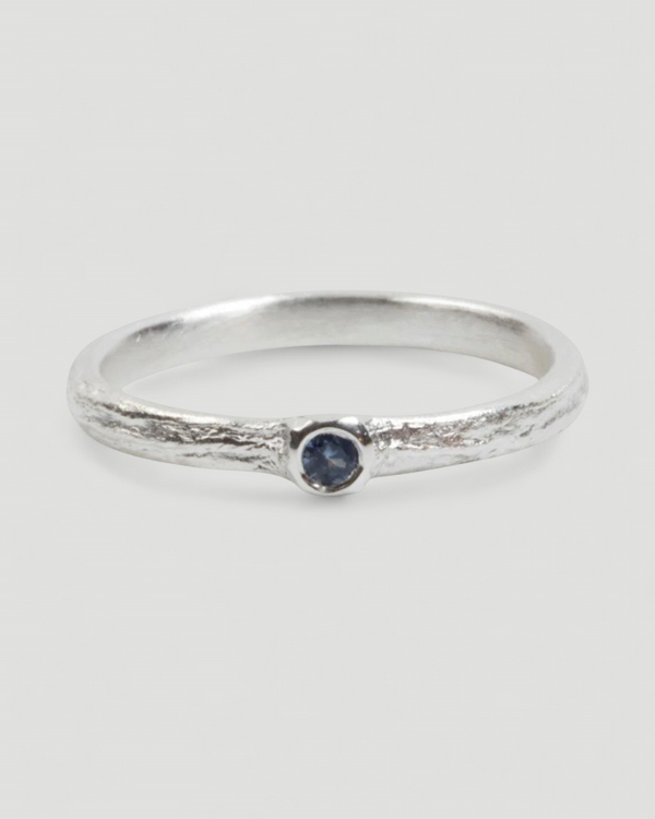 Bark 925 Silberring mit blauem Saphir (0,06 ct) - Goldschmiede Krack