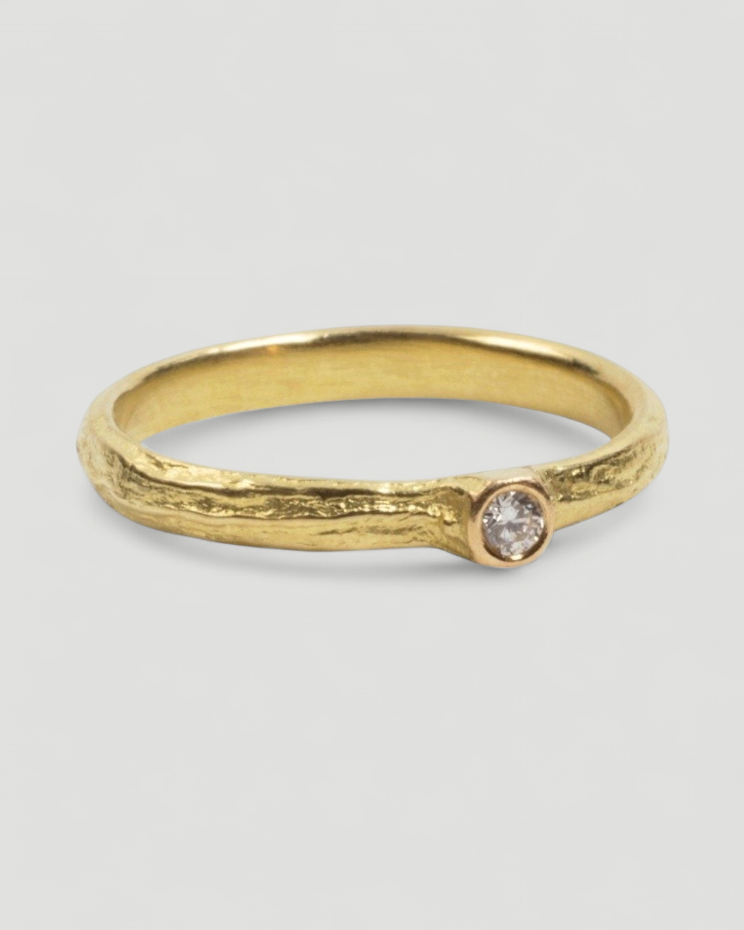 Zarter Bark 750 Gelbgold Ring mit Brillant LGD (0,07 ct) - Goldschmiede Krack