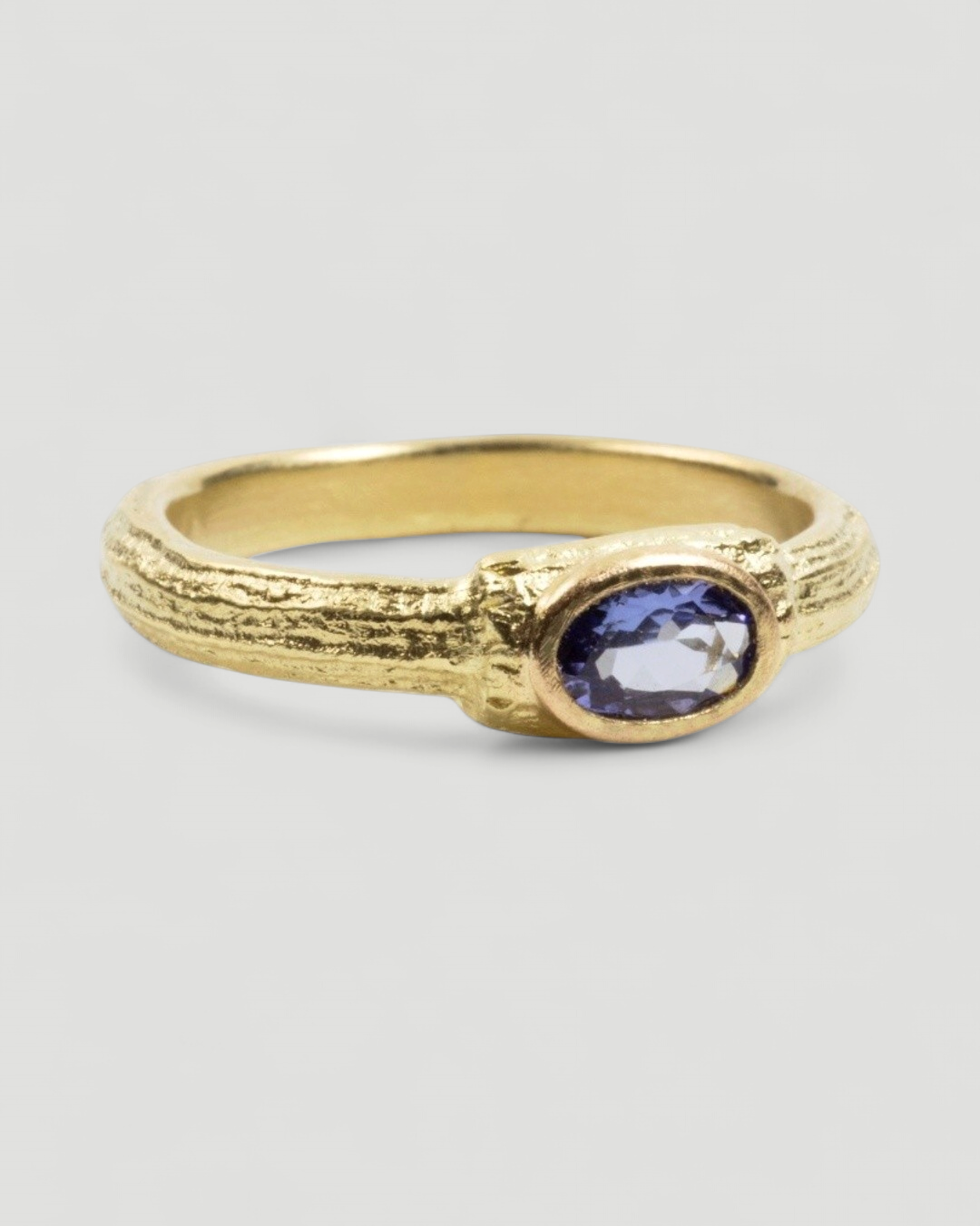 Zierlicher 750 Gelbgold Ring mit Tansanit (0,40 ct) - Goldschmiede Krack