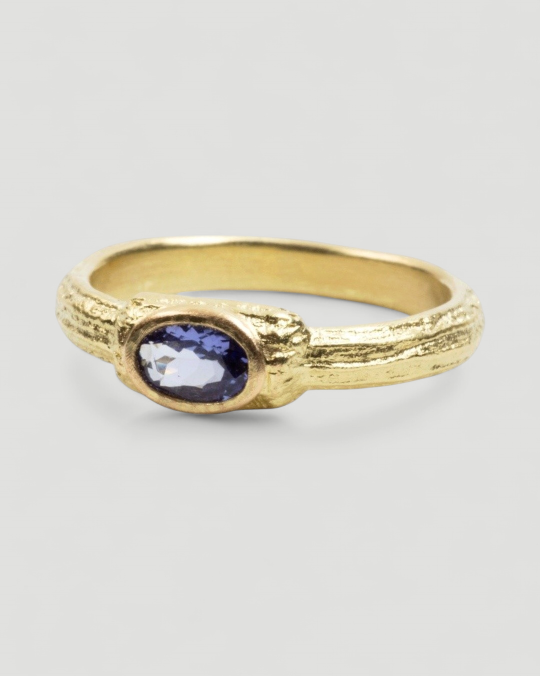 Zierlicher 750 Gelbgold Ring mit Tansanit (0,40 ct) - Goldschmiede Krack