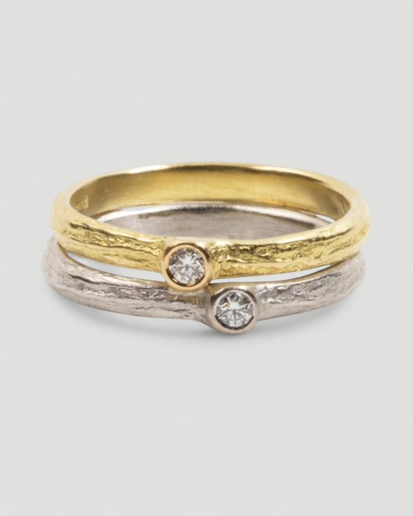 750 Gold Ringset Bark-Struktur mit LGD Brillanten - Gelbgold und Weißgold - Goldschmiede Krack