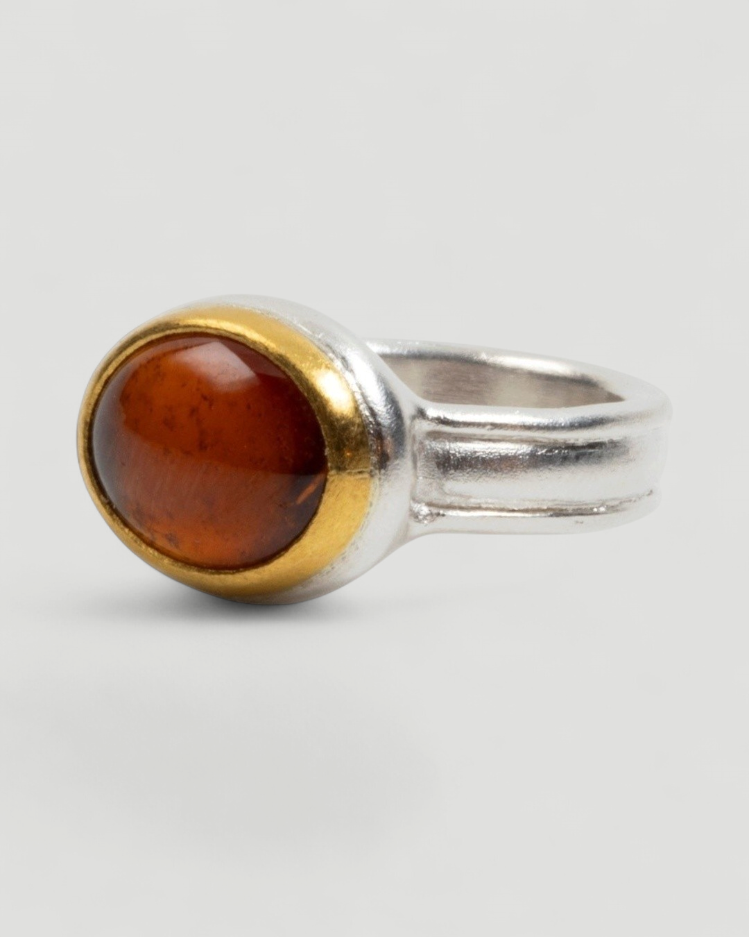 925 Silberring mit rotem Hessonit-Granat (6,98 ct) und 999 Feingold-Fassung - Goldschmiede Krack