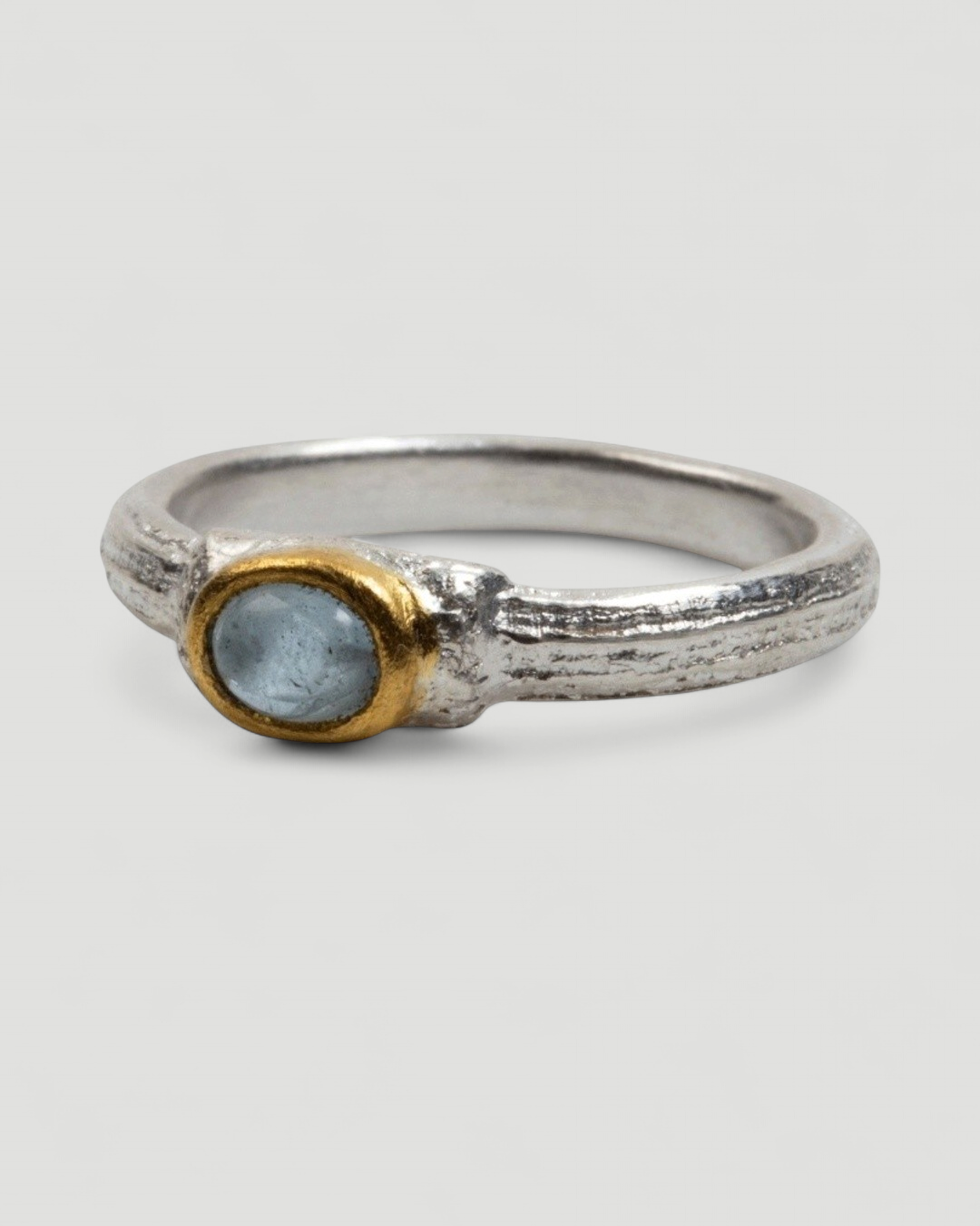 925 Silberring mit blauem Aquamarin (0,45 ct) und 999 Feingold-Fassung - Goldschmiede Krack