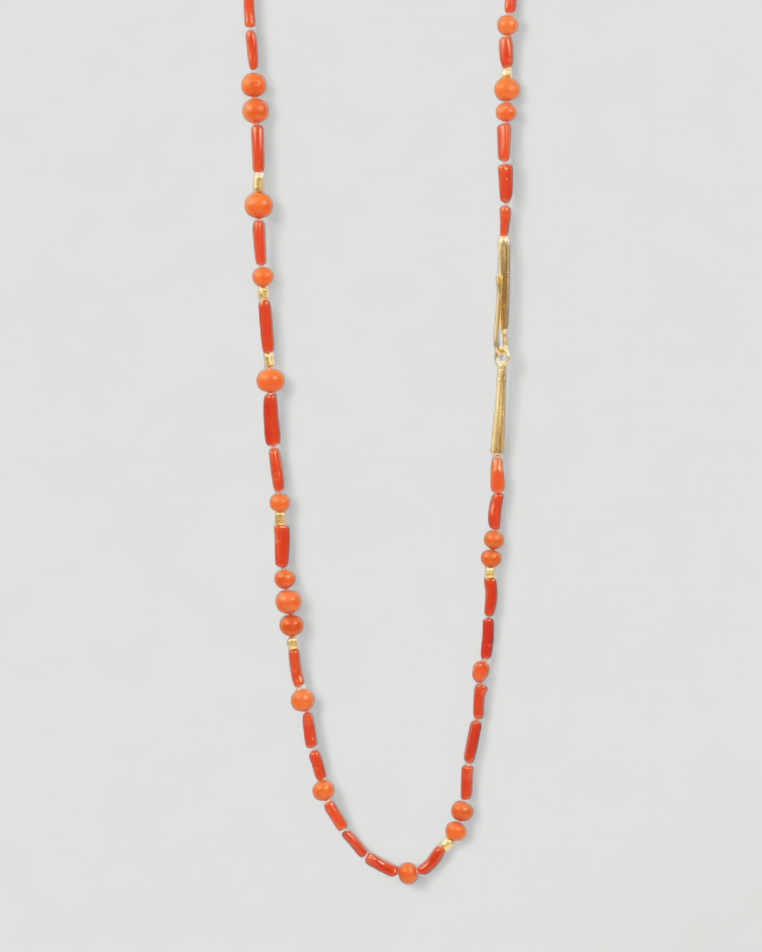 750 Gelbgold Halskette mit roter Koralle (170 ct) und Goldelementen - Goldschmiede Krack