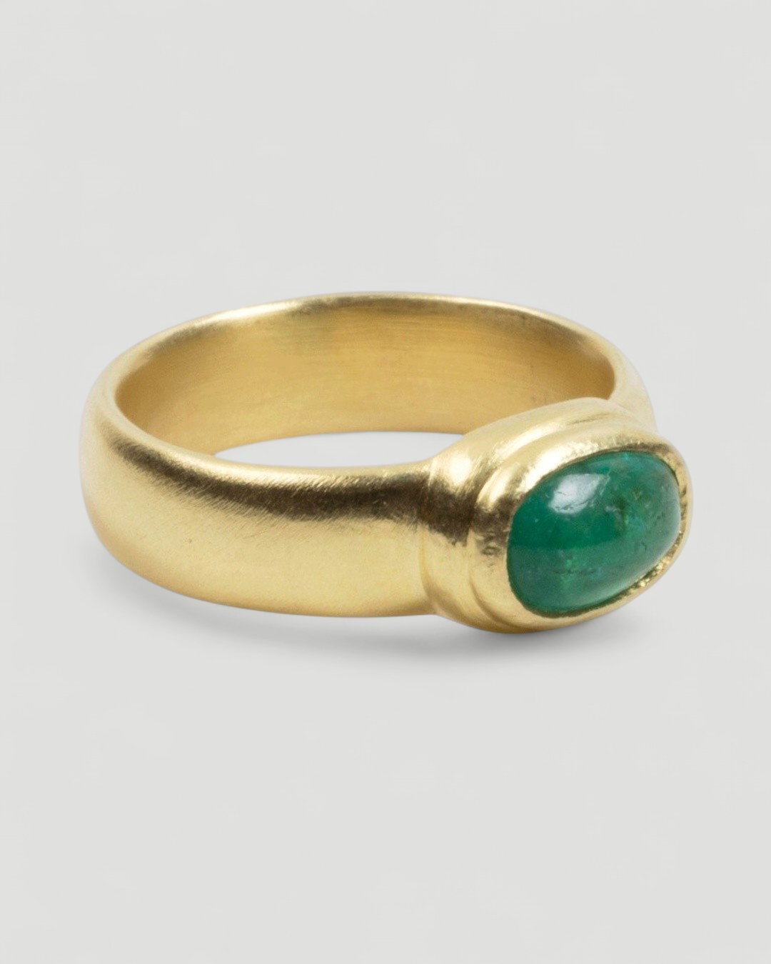 750 Goldring mit grünem Smaragd (1,39 ct) - Goldschmiede Krack