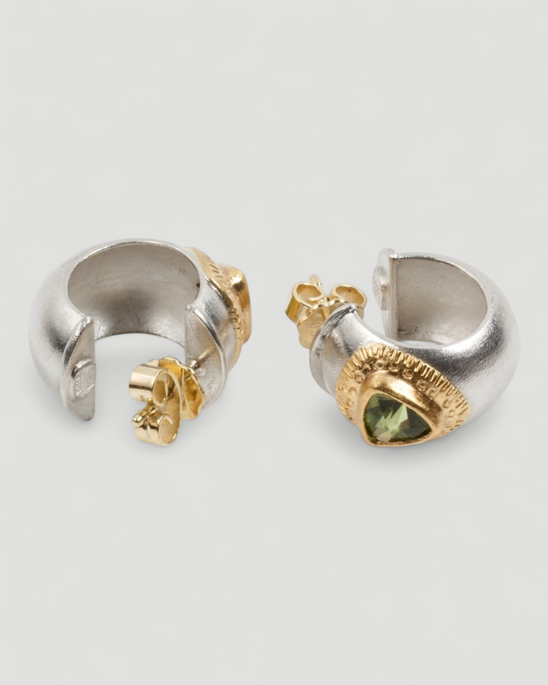 925 Silber Creolen mit grünem Peridot - Goldschmiede Krack