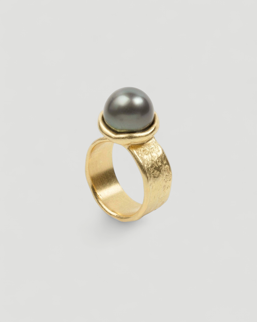 750 Goldring mit grauer runder Tahitiperle - Goldschmiede Krack