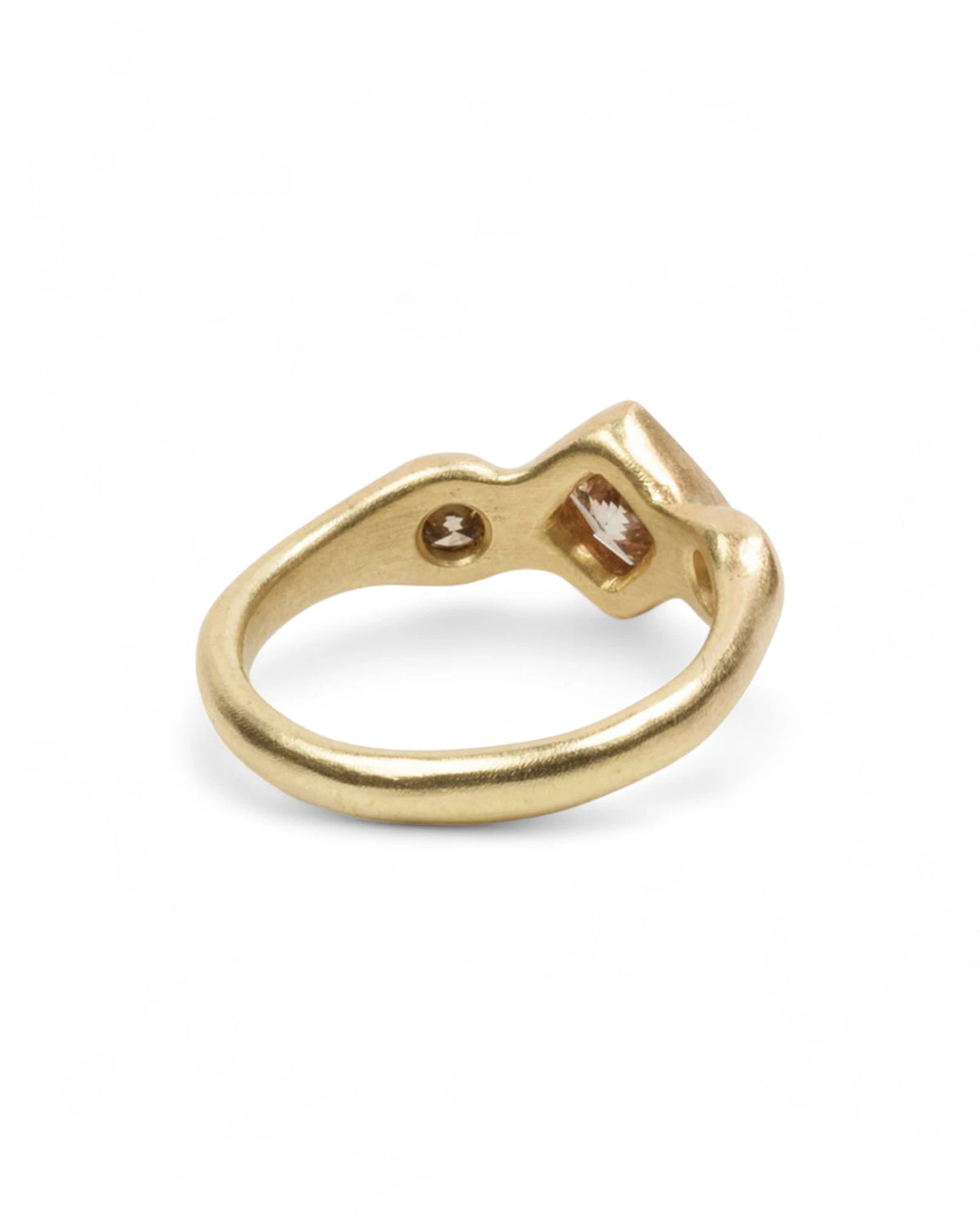 750 Goldring mit Diamanten - Goldschmiede Krack - Trauringe & Unikatschmuck aus Deidesheim