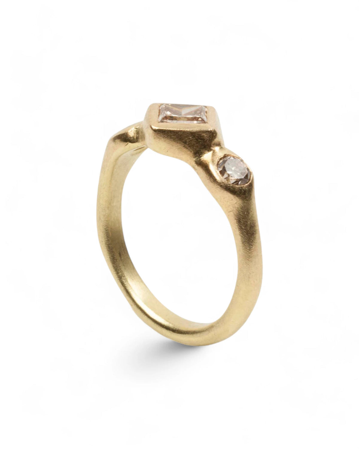 750 Goldring mit Diamanten - Goldschmiede Krack - Trauringe & Unikatschmuck aus Deidesheim