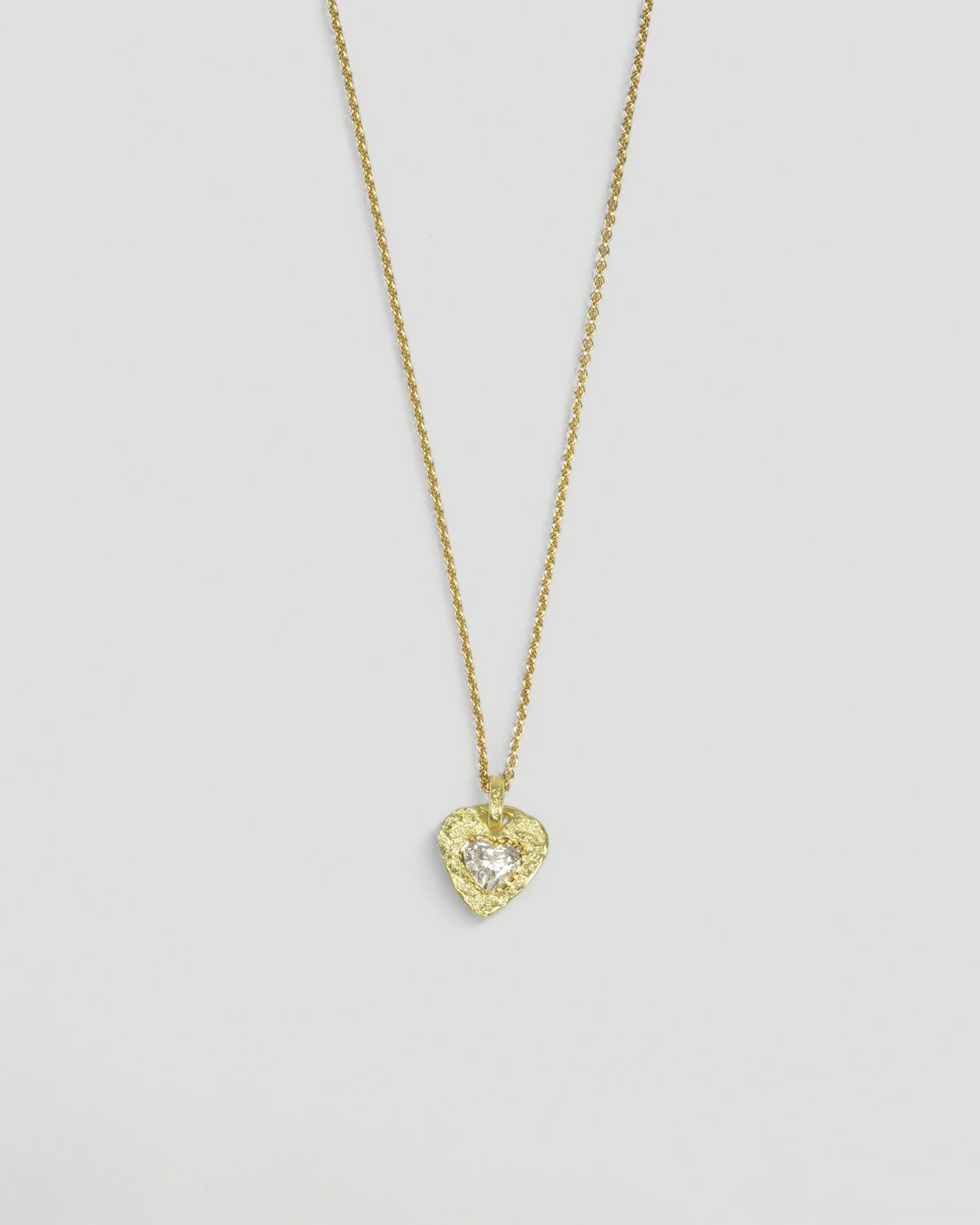 750 Gold-Herzanhänger mit LGD Diamant und 750 Goldkette, Detailansicht des Herzanhängers