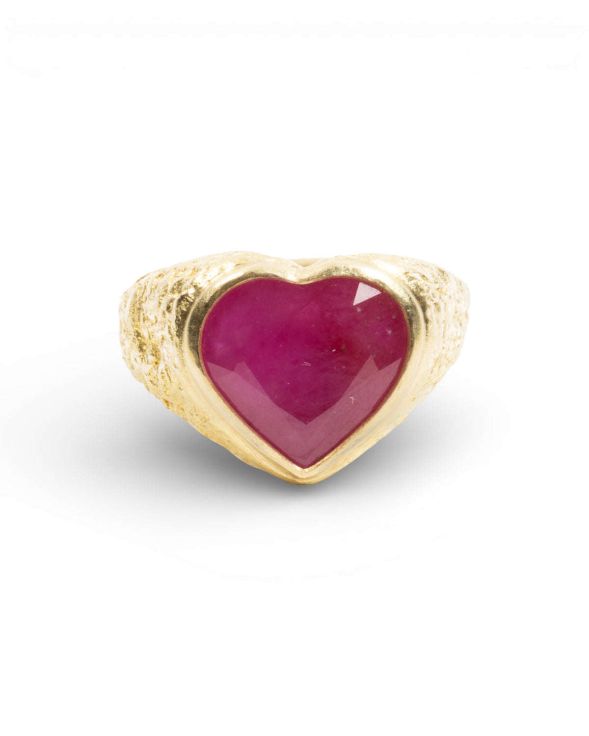 Herzring aus 750 Gold mit rotem Rubin 7.34 ct - Goldschmiede Krack - Trauringe & Unikatschmuck aus Deidesheim