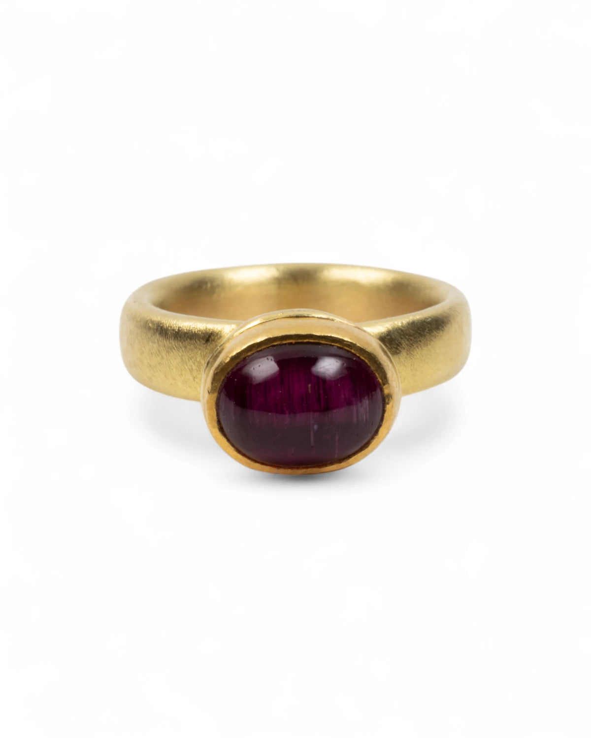 750 Goldring mit rotem Katzenaugen-Turmalin (5.10 ct)