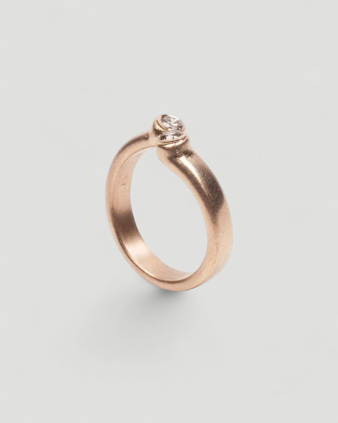 750 Rotgoldring mit braunen Vintage Brillanten - Goldschmiede Krack