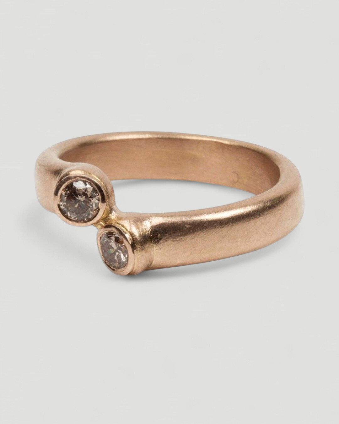 750 Rotgoldring mit braunen Vintage Brillanten - Goldschmiede Krack