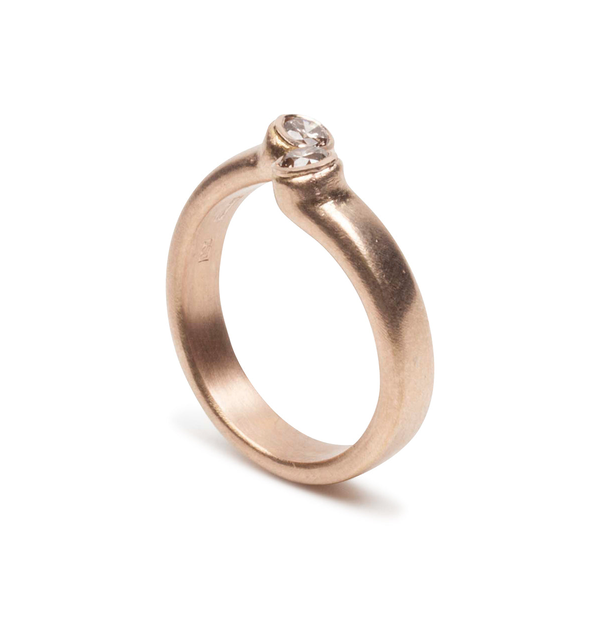 750 Rotgoldring mit braunen Vintage Brillanten - Goldschmiede Krack - Trauringe & Unikatschmuck aus Deidesheim