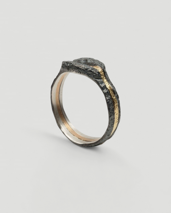 Geschwärzter 925 Silberring mit 750 Gold