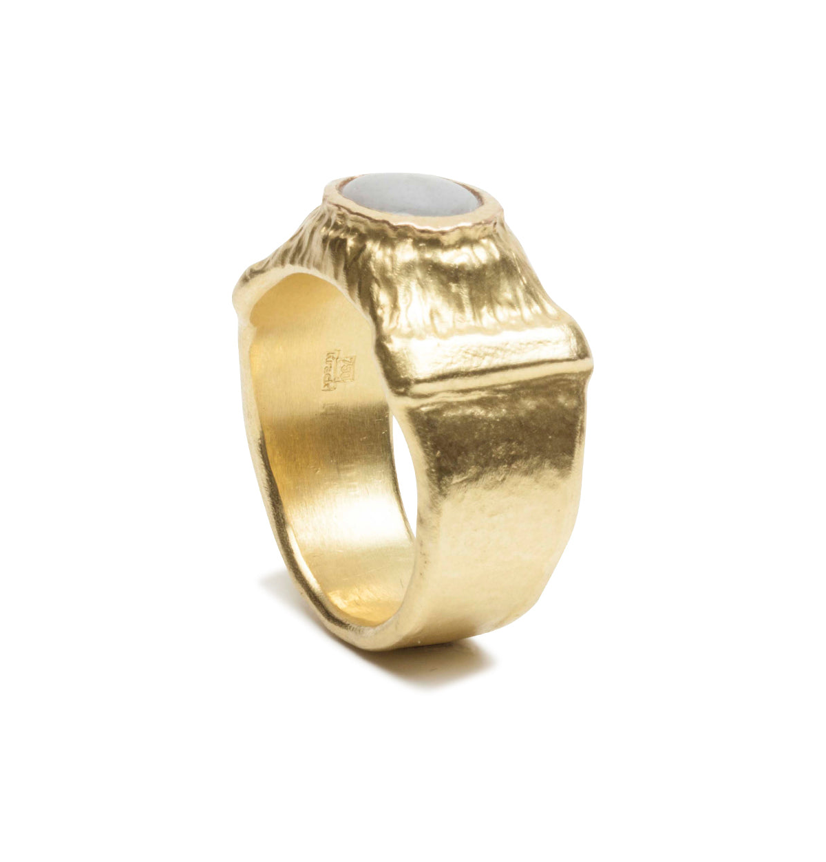 Strukturierter 750 Goldring mit grauem Sternsaphir - Goldschmiede Krack