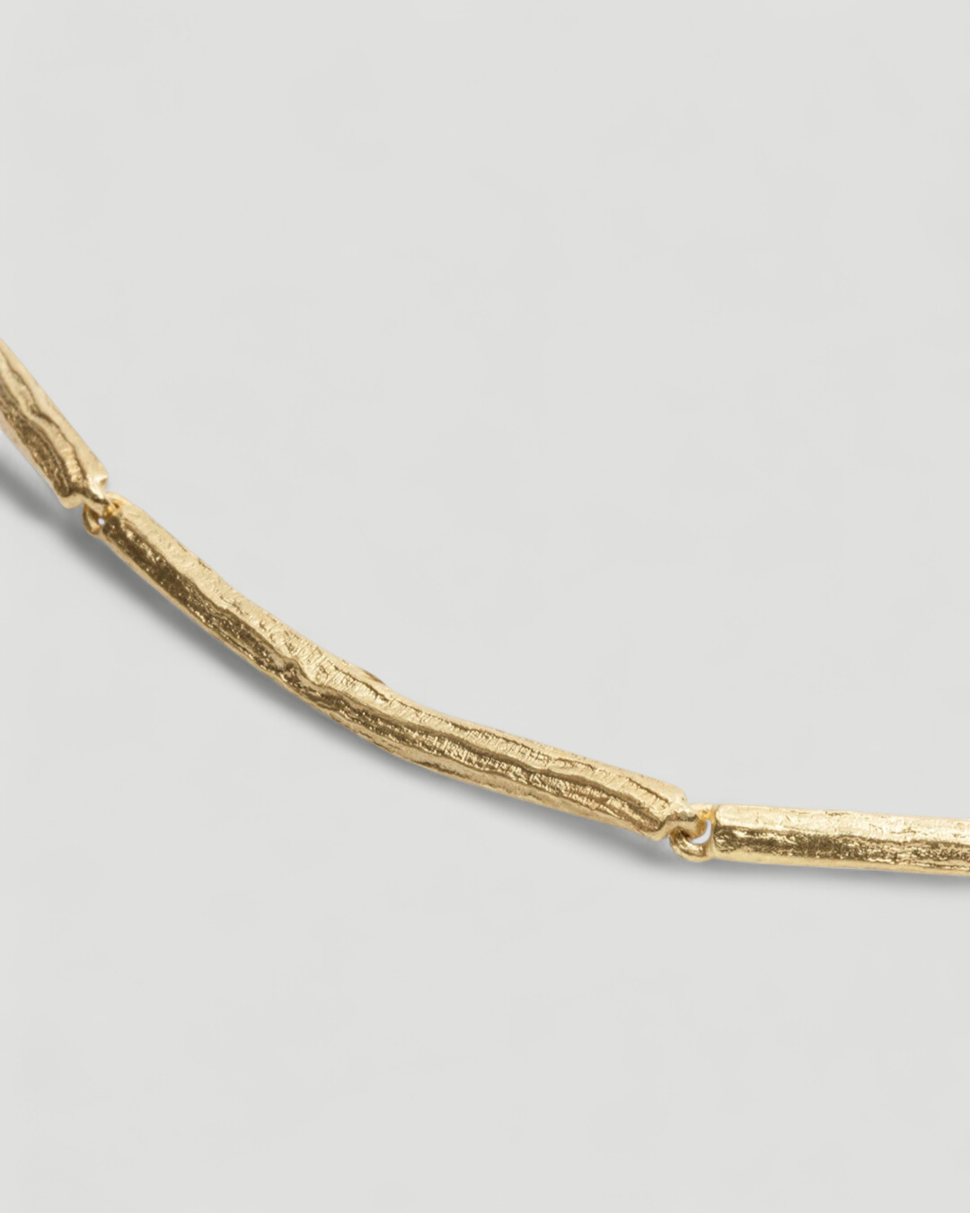 Filigrane 750 Gold Halskette mit "Bark" Struktur - Goldschmiede Krack