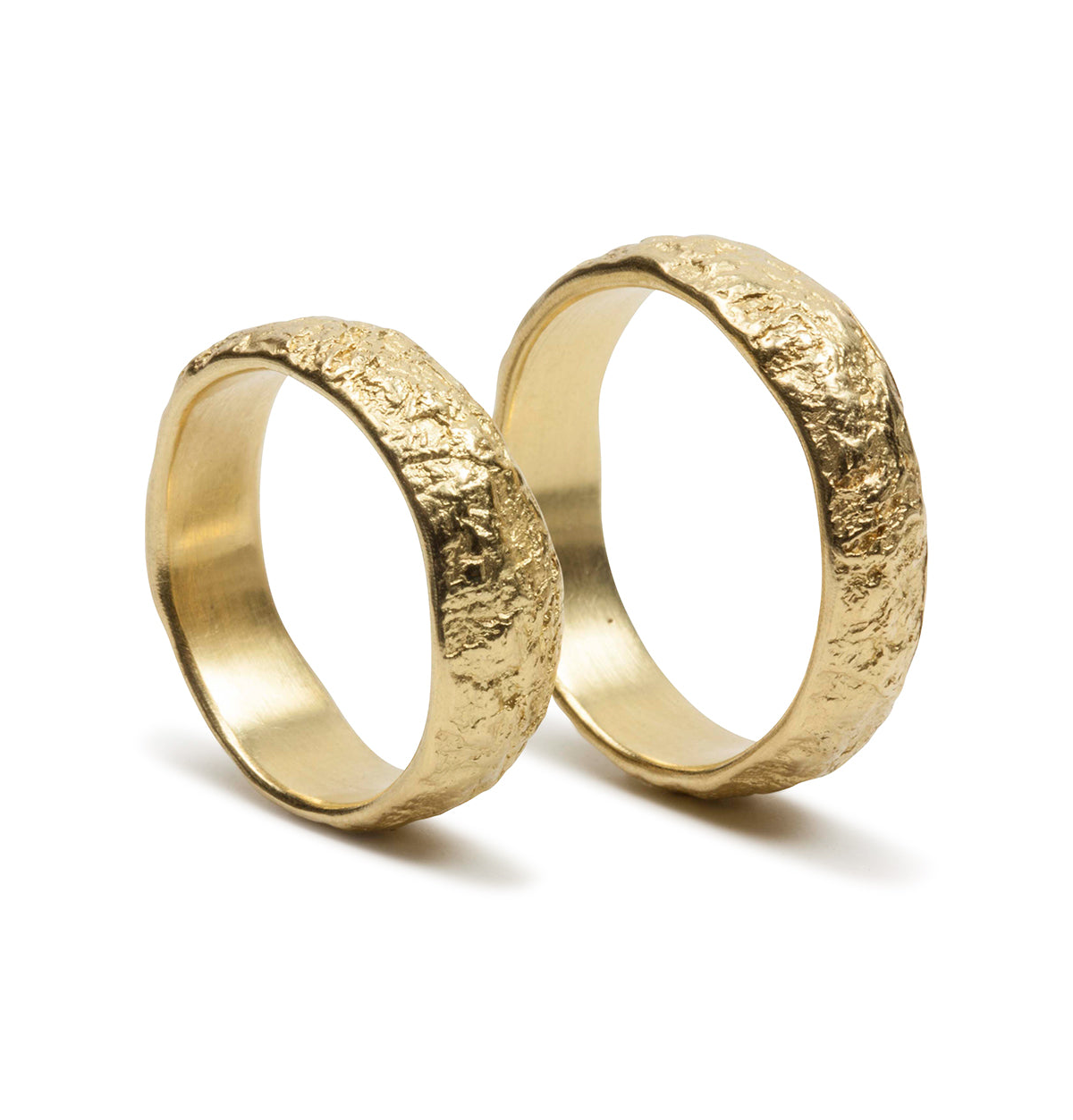 Gehämmerte 750 Gold Trauringe - Goldschmiede Krack