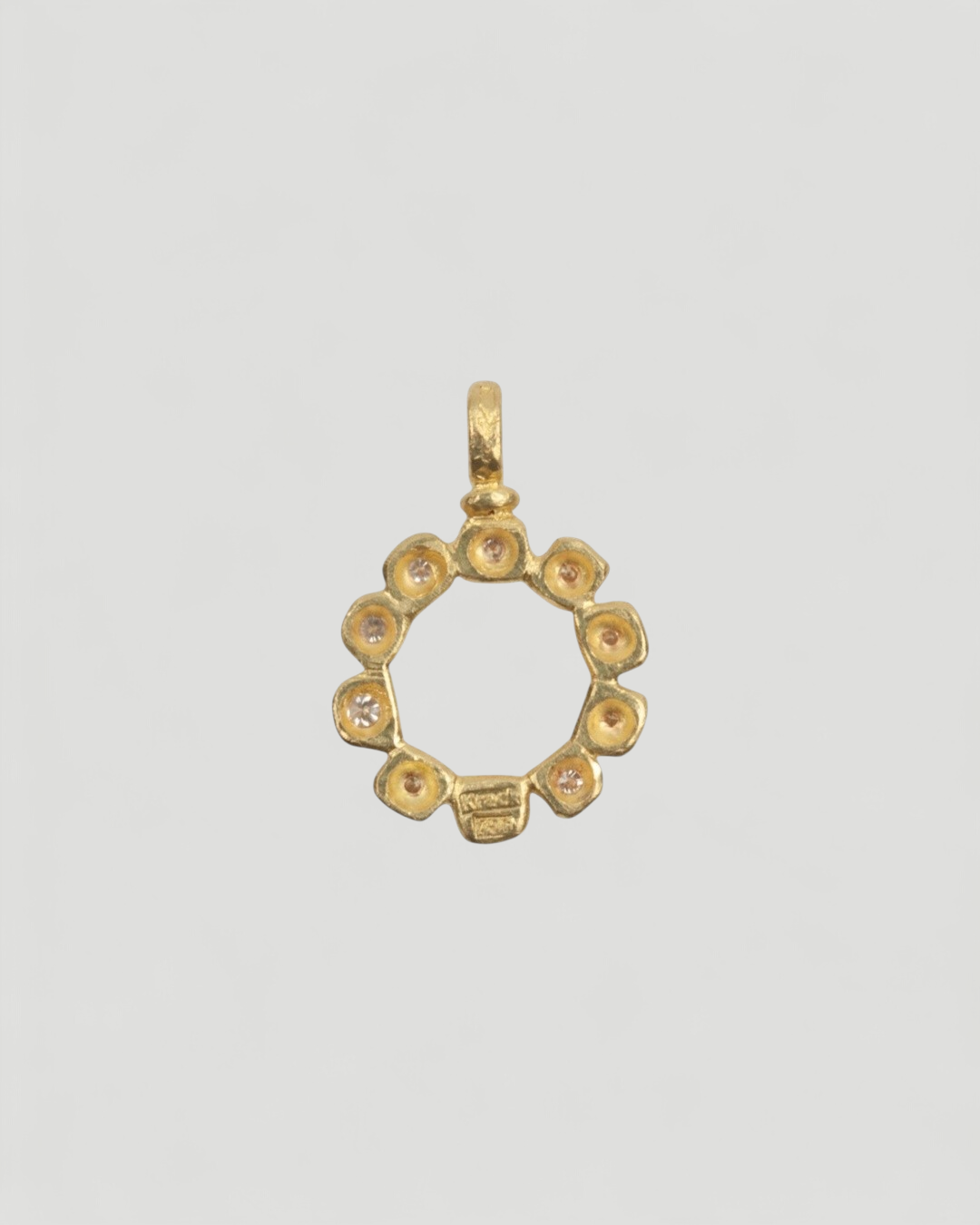 Zarter Kreis-Anhänger aus 750 Gold mit Brillanten - Goldschmiede Krack