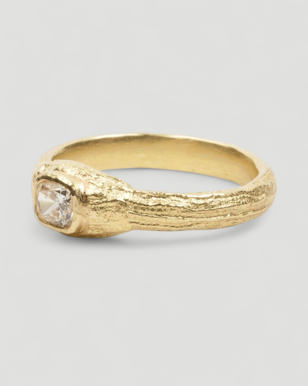 750 Goldring mit Cushion Diamant und GIA-Zertifikat - Goldschmiede Krack