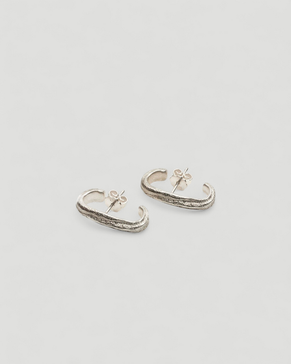 Earcuff Ohrstecker mit Tarmac Struktur