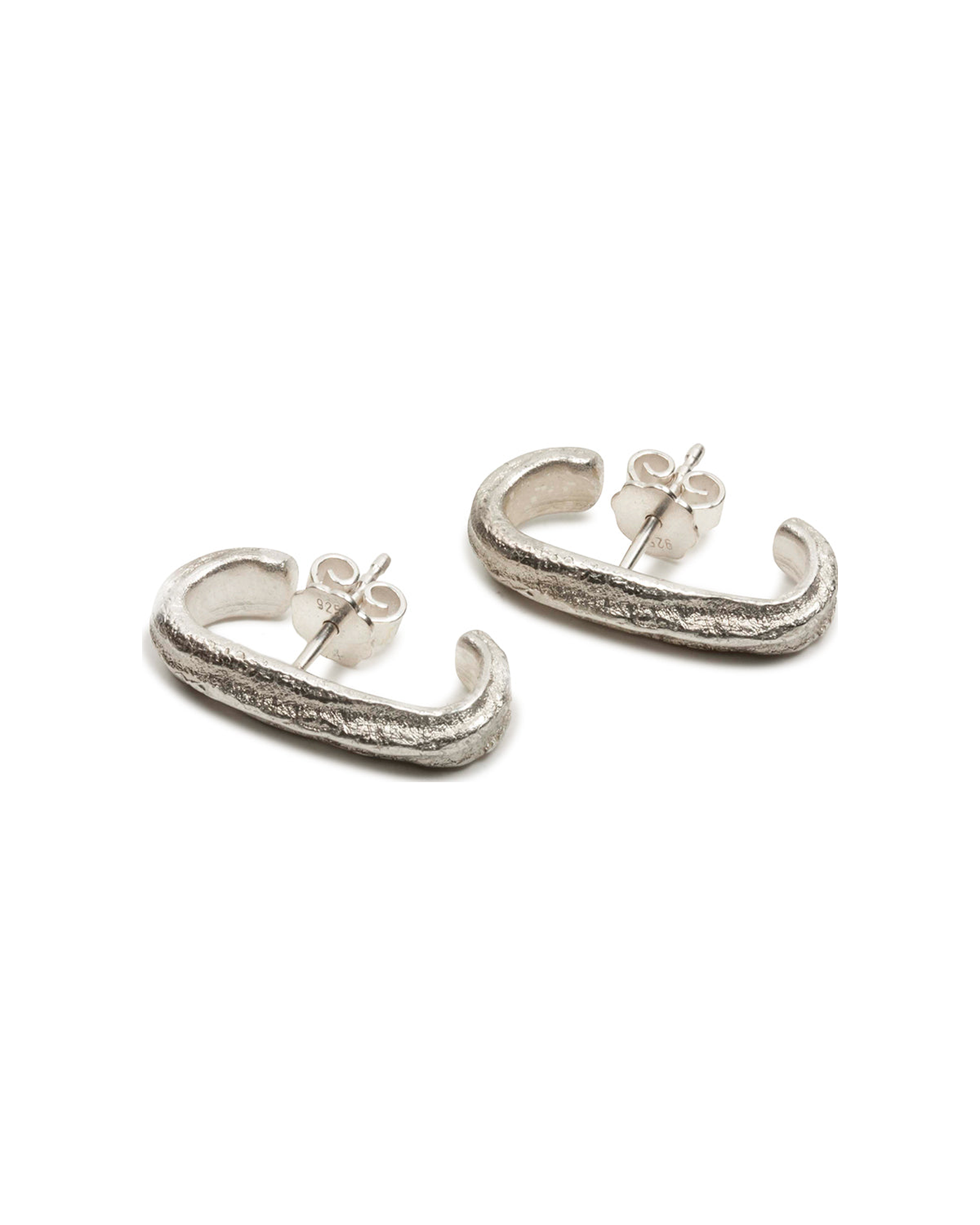 Earcuff Ohrstecker mit Tarmac Struktur - Goldschmiede Krack - Trauringe & Unikatschmuck aus Deidesheim