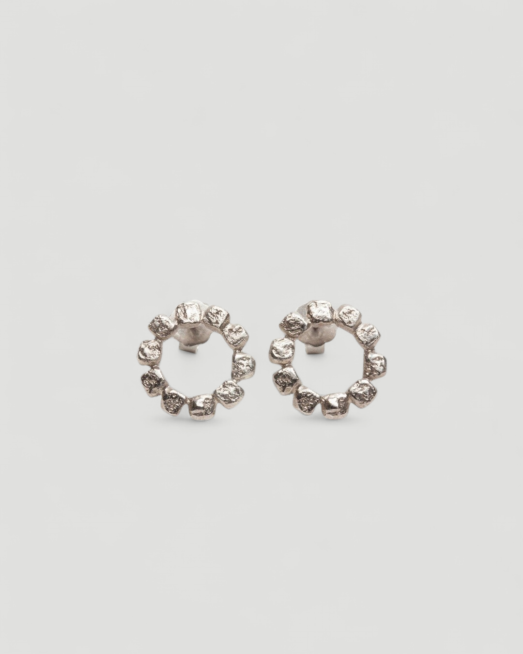 Zarter Kreis-Ohrschmuck aus 950 Platin - Goldschmiede Krack