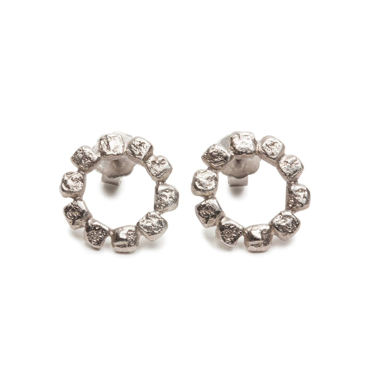 Zarter Kreis-Ohrschmuck aus 950 Platin - Goldschmiede Krack - Trauringe & Unikatschmuck aus Deidesheim