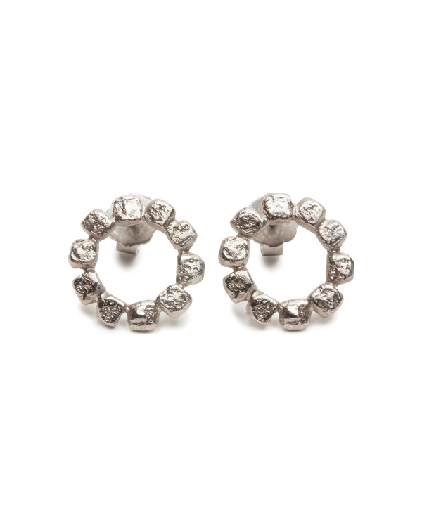 Zarter Kreis-Ohrschmuck aus 950 Platin - Goldschmiede Krack - Trauringe & Unikatschmuck aus Deidesheim