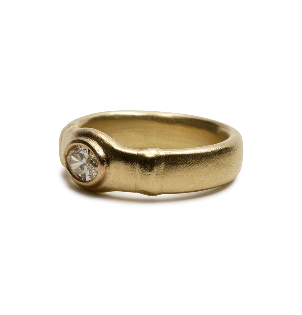 Matter 750 Goldring mit ovalem Diamant - Goldschmiede Krack - Trauringe & Unikatschmuck aus Deidesheim