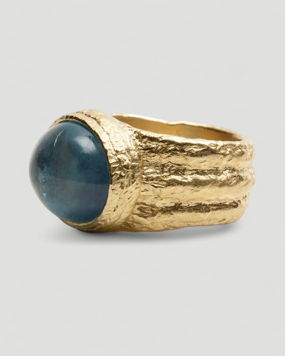 Großer 750 Goldring mit blauem Aquamarin - Goldschmiede Krack