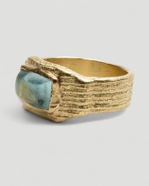 Großer 750 Goldring mit blauem antik-ovalen Aquamarin - Goldschmiede Krack