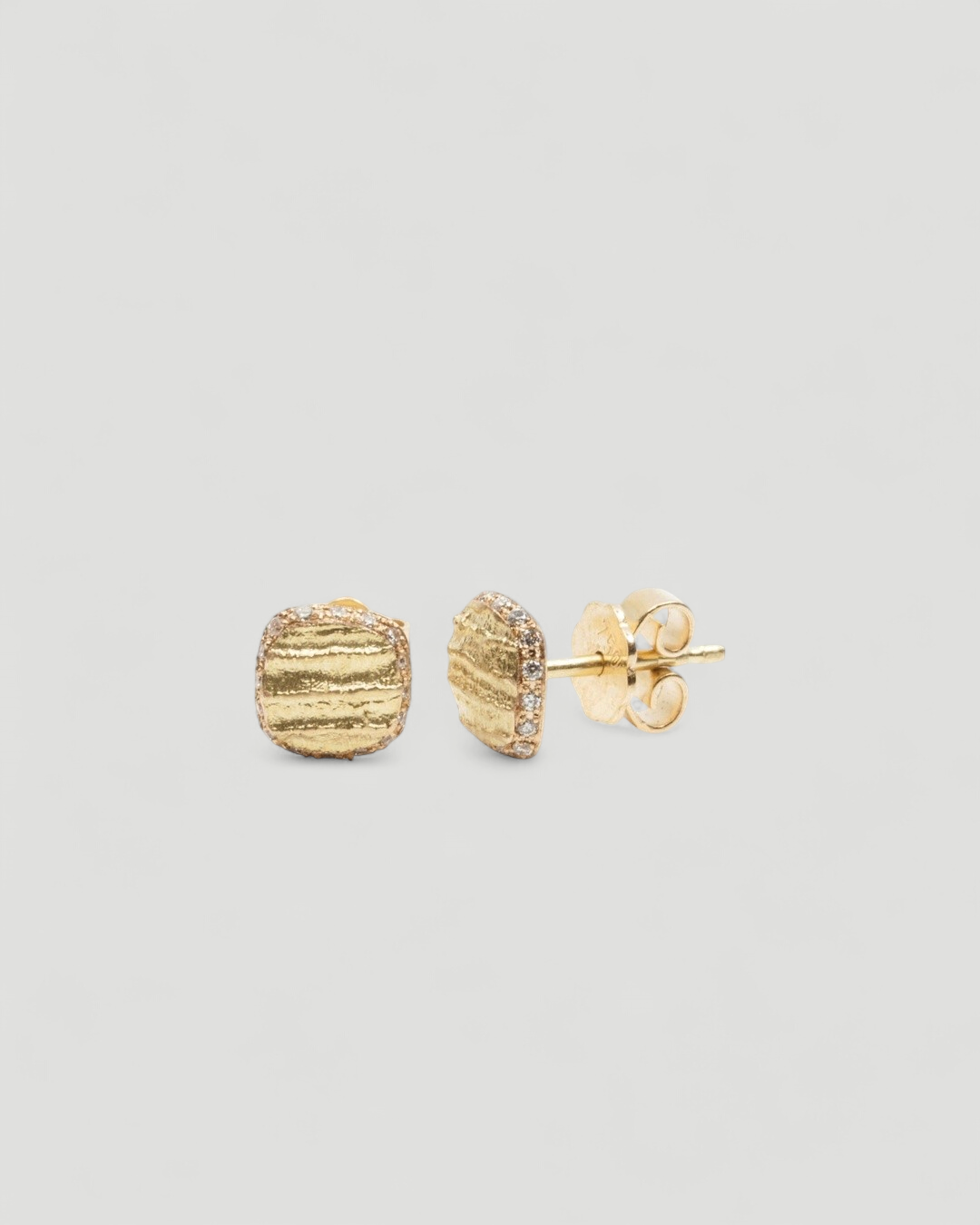 Brillant Ohrstecker mit Bark Struktur - 7,5 mm - Goldschmiede Krack