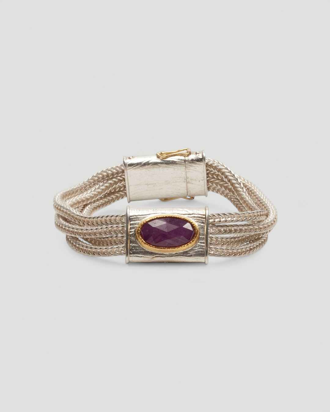 925 Silberarmband mit vier Reihen Fuchsschwanzkette und großem Rubin in Goldfassung - Goldschmiede Krack